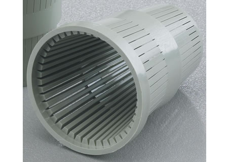 Upper screen for pressure vessel distributor